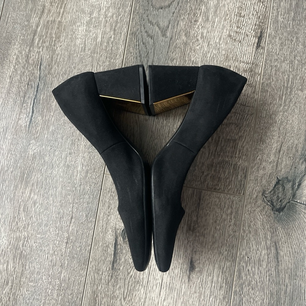 Zara Black Block Heel Shoes with Gold Accent - Picture 7 of 10